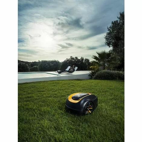 McCulloch ROB S800. Robot Tondeuse Connectée Bluetooth. < 500m². Planification De Tonte. Mulching. Tond Sous La Pluie. Nettoyage à L'eau. Alarme Anti-vol. Ultra-silencieux (970513125) 5 McCulloch ROB S800. Robot Tondeuse Connectée Bluetooth. < 500m². Planification De Tonte. Mulching. Tond Sous La Pluie. Nettoyage à L'eau. Alarme Anti-vol. Ultra-silencieux (970513125) – Image 3
